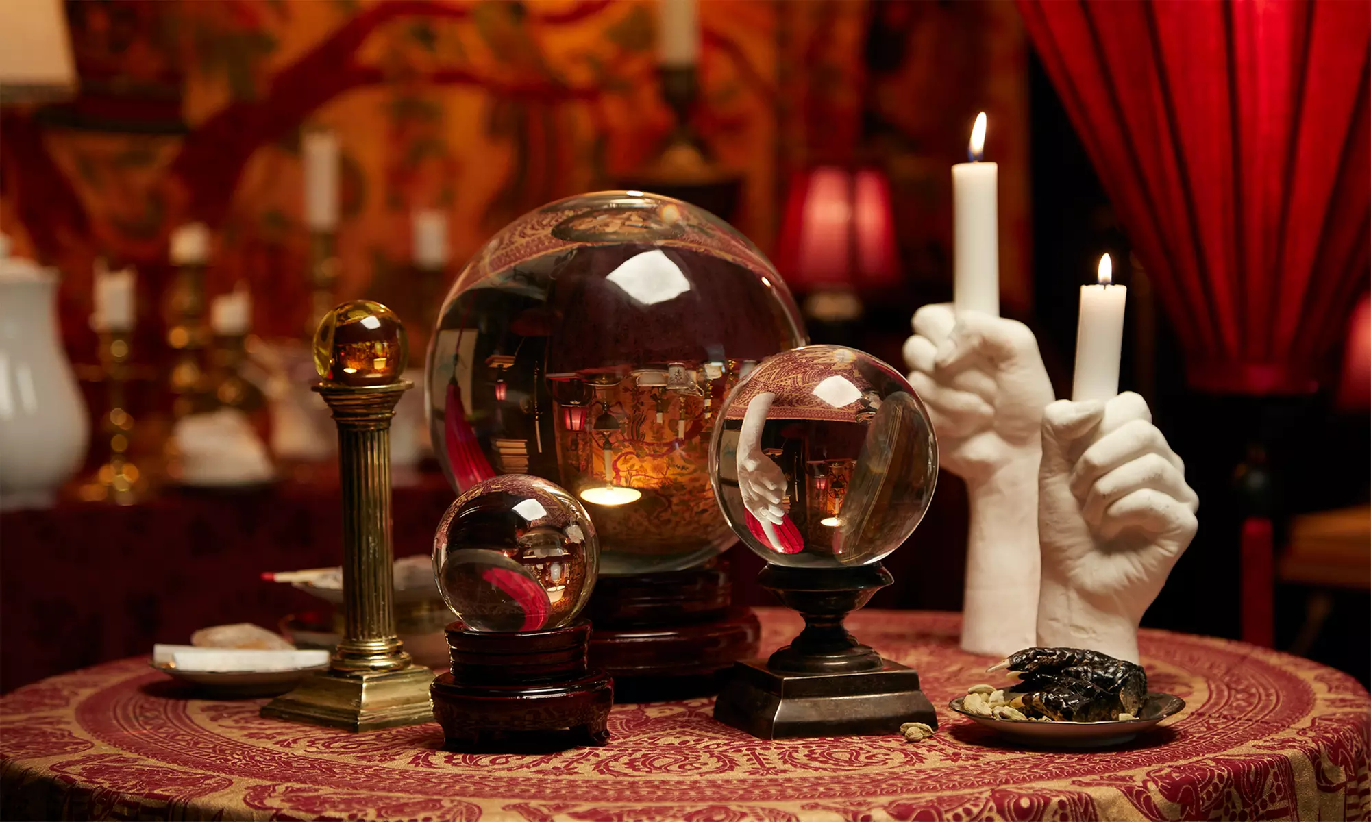 Unlock mysteries with Laura Adams - Salem Psychic Visions, choose 3 or 6 readings with up to 50% savings for insights. - Primary Image