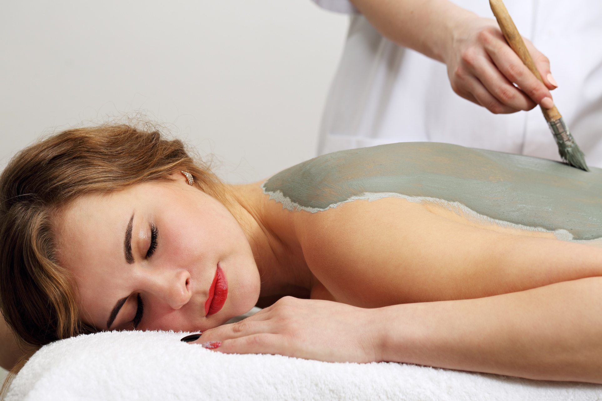 Up to 60% Off on Back Facial at Ny Healthy Skin