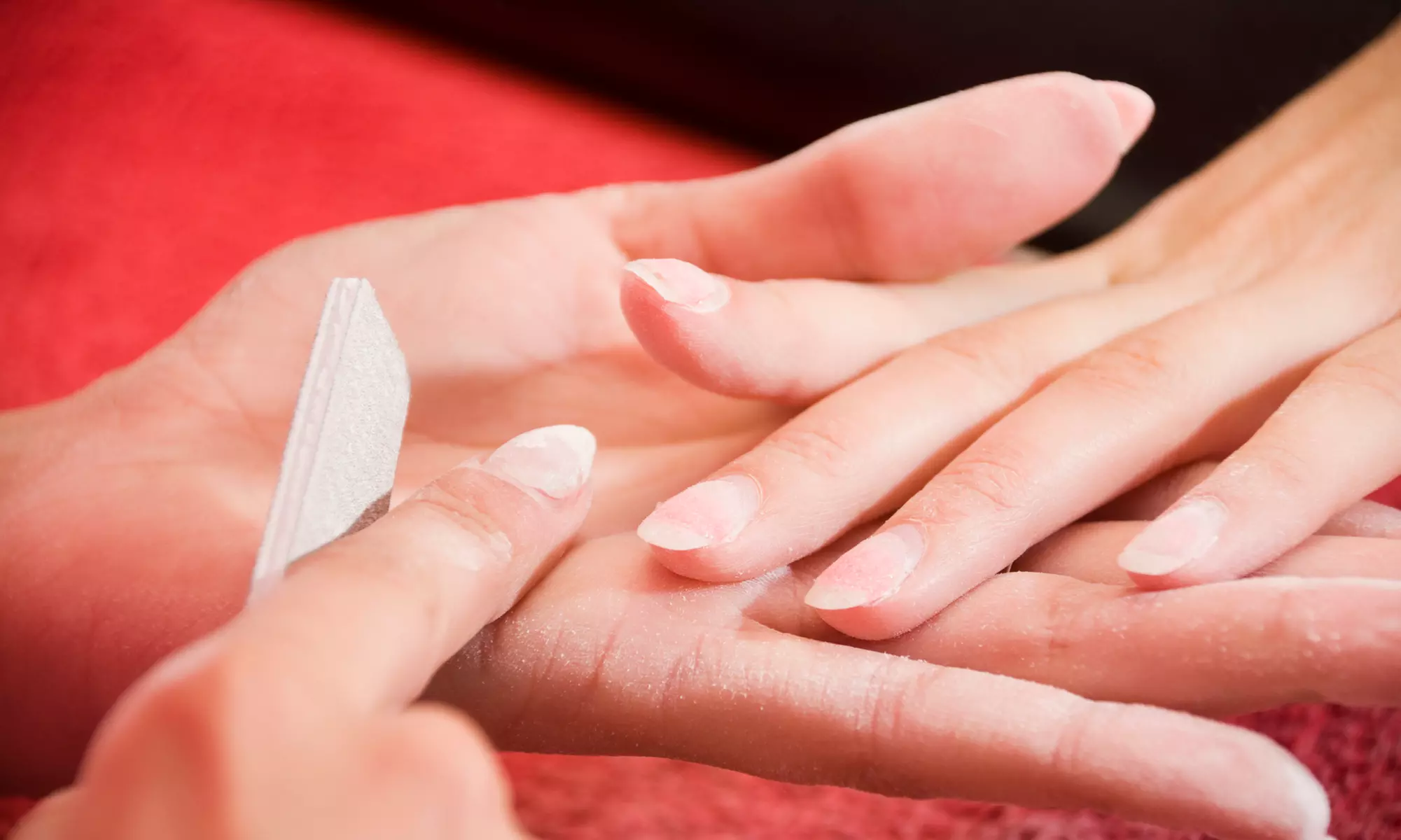 Beauté des mains classique et vernis semi-permanent en option, à l'institut Nails by Myem - Primary Image