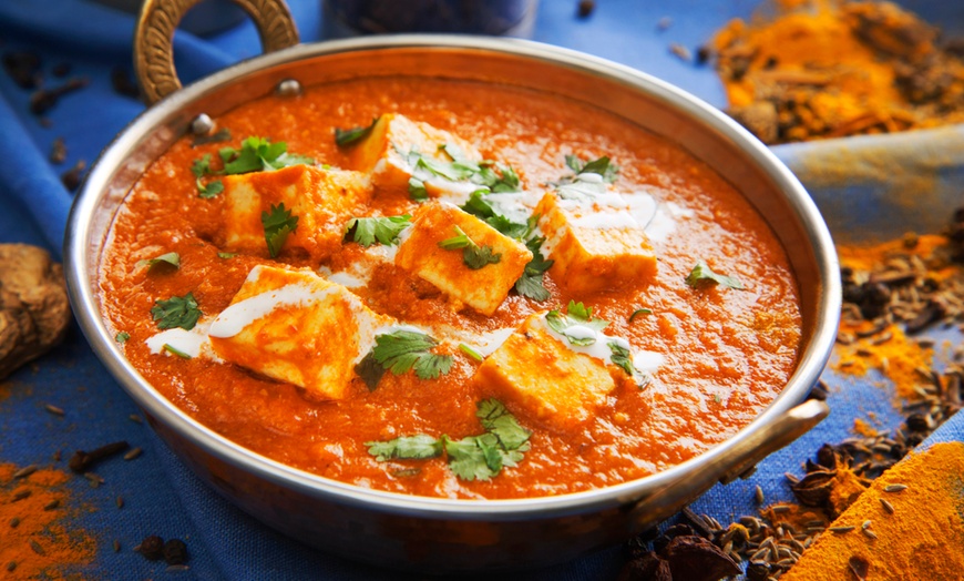 Image 2: Vegetarian Curry + Rice & Drink