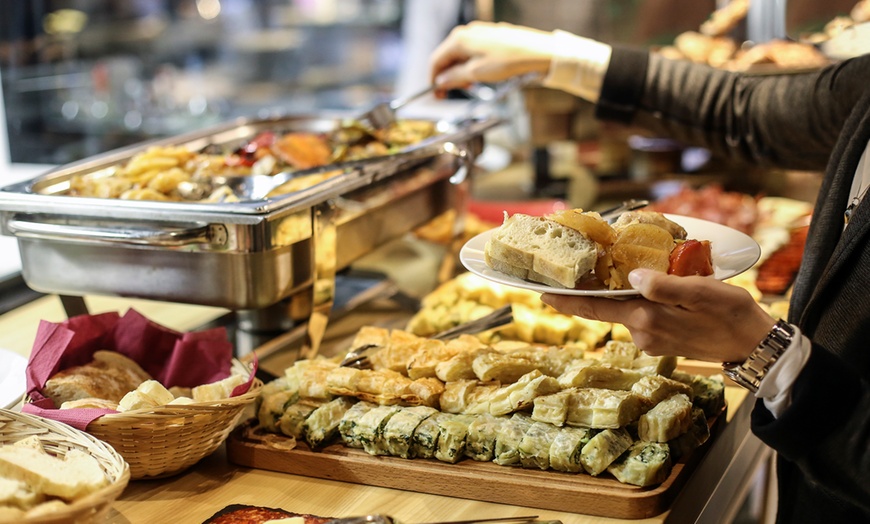 Image 1: Iftar Buffet with Ramadan Drinks at InterContinental Abu Dhabi