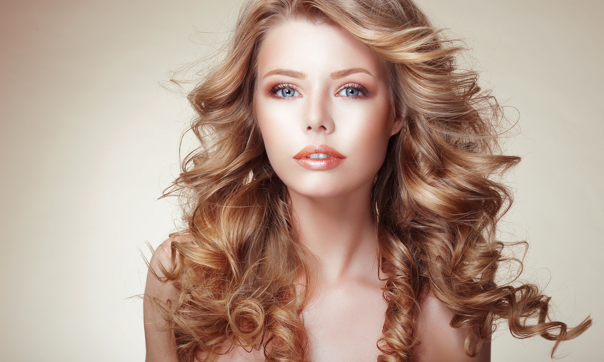 Get Haircut, Conditioning & Blowdry with Highlights or Single Color