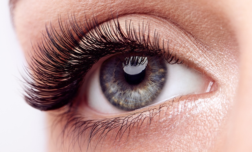 Image 1: Full Set of Classic or Volume Eyelash Extensions 