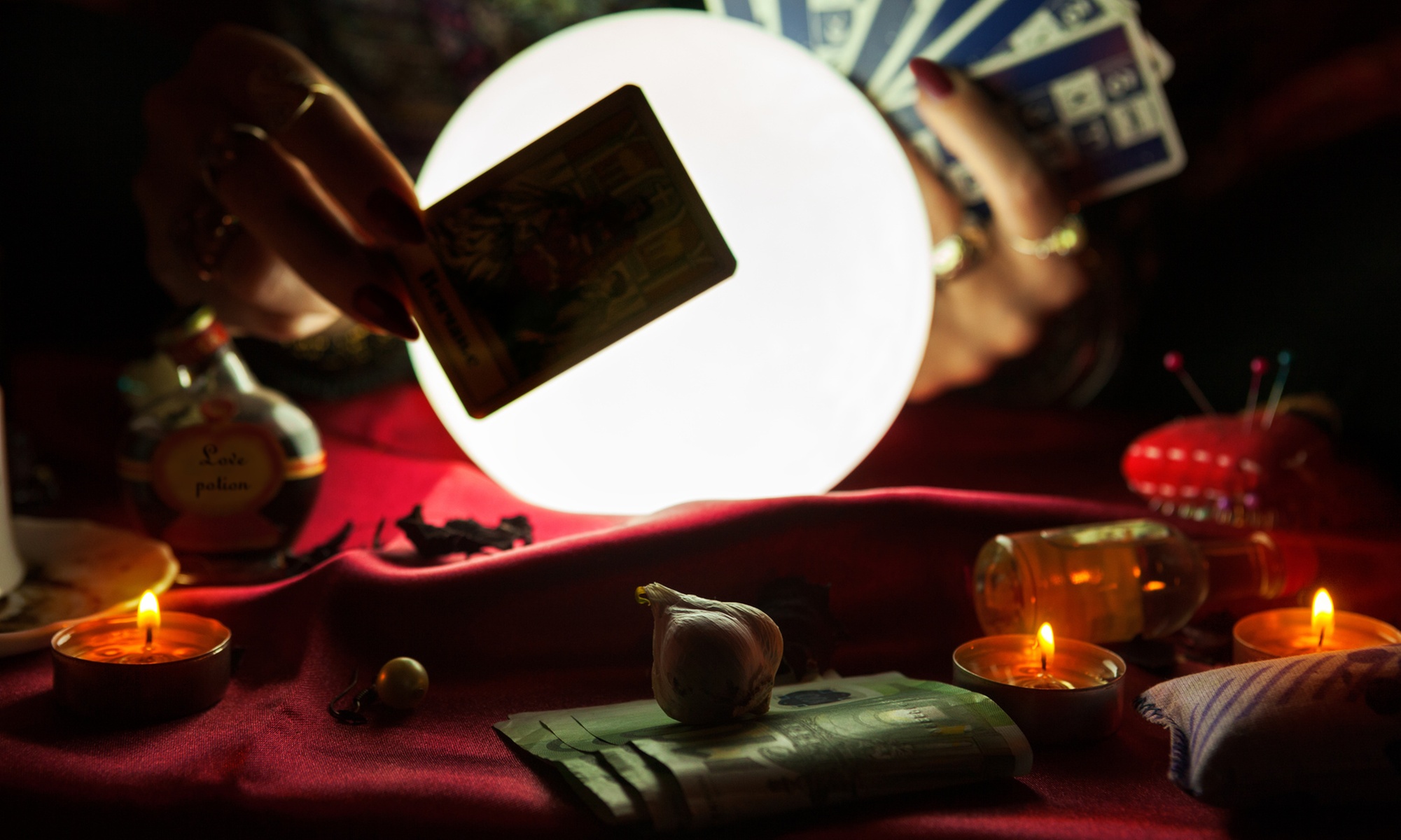 Explore Your Love Life Through Online Tarot Readings