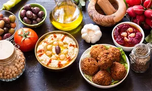 Falafelteller für bis zu 3 Personen im Falafel Al Amin (37% sparen)