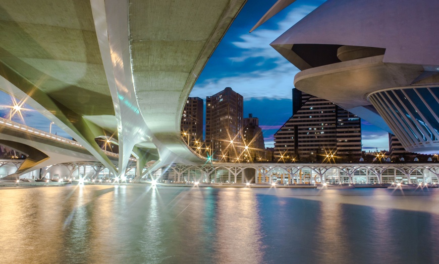 Image 1: ✈ Valencia 4*: Volo più 2 o 3 notti in hotel