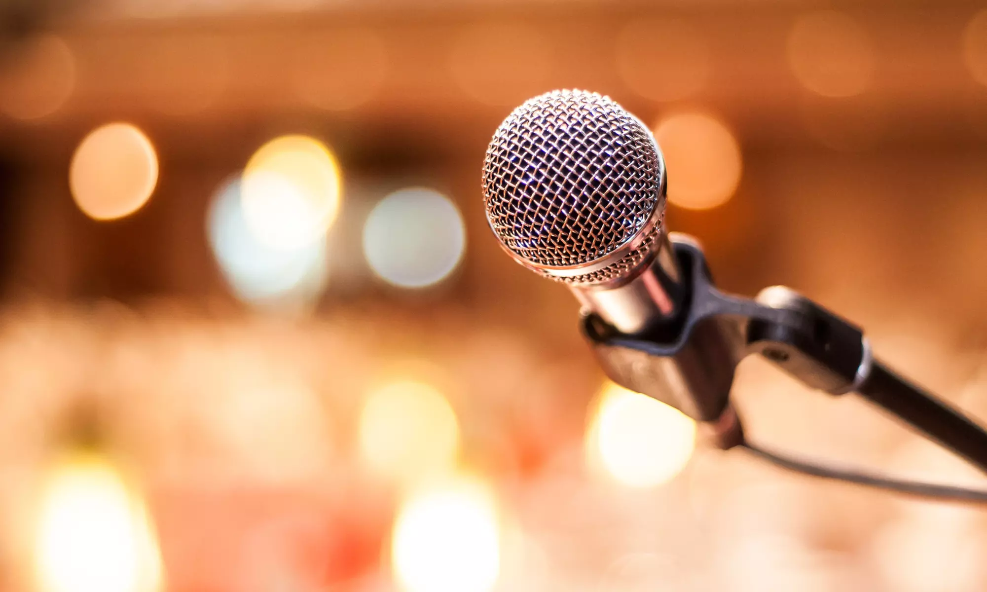 Boost Confidence in Public Speaking and Presentation Skills Training