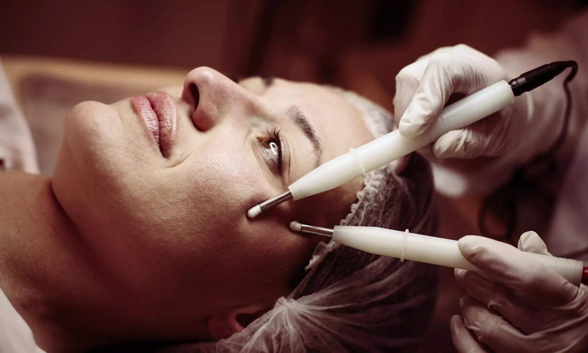 Non-surgical facelift treatments for eyes or face