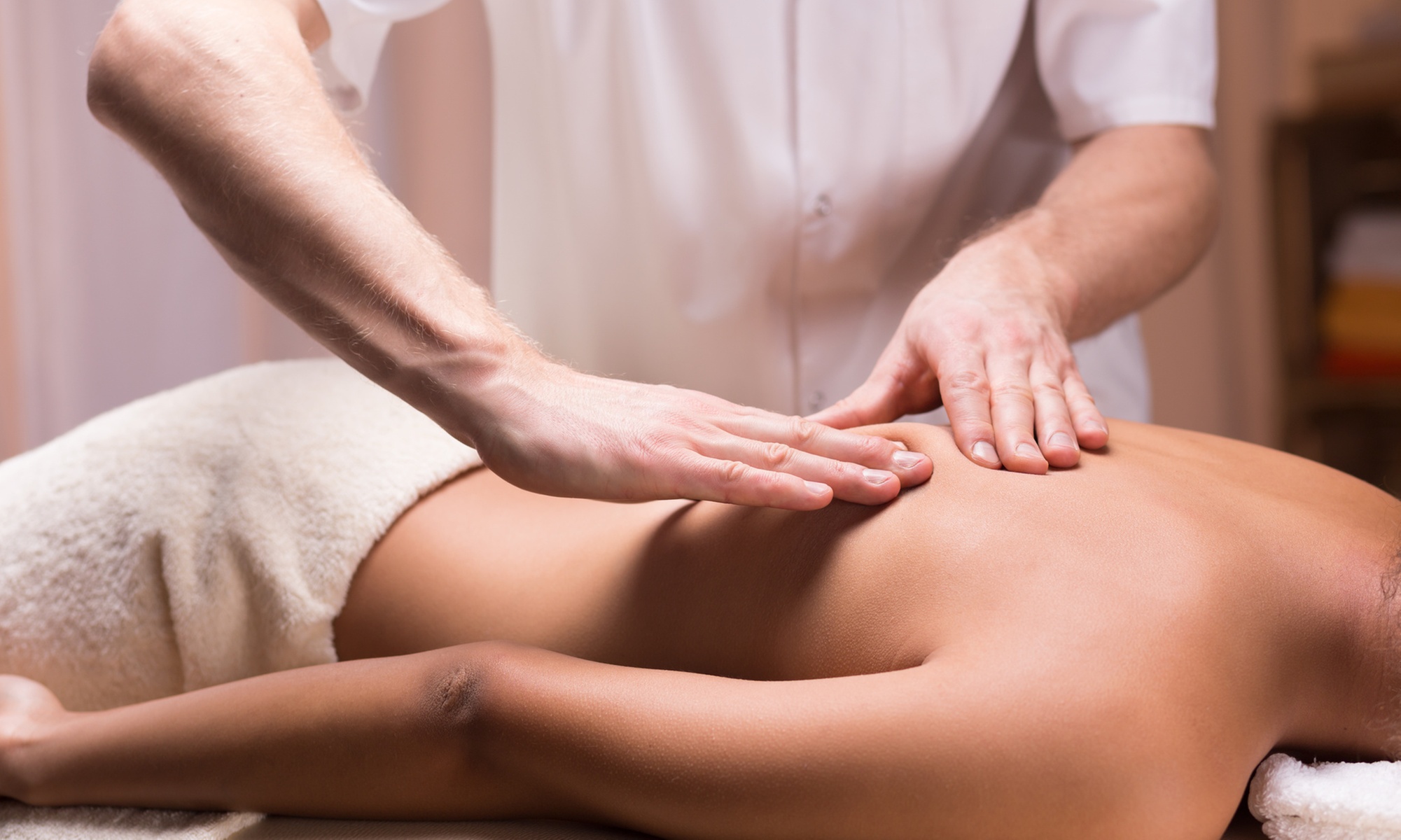 Wybrany masaż lub konsultacja fizjoterapeutyczna z zestawem ćwiczeń