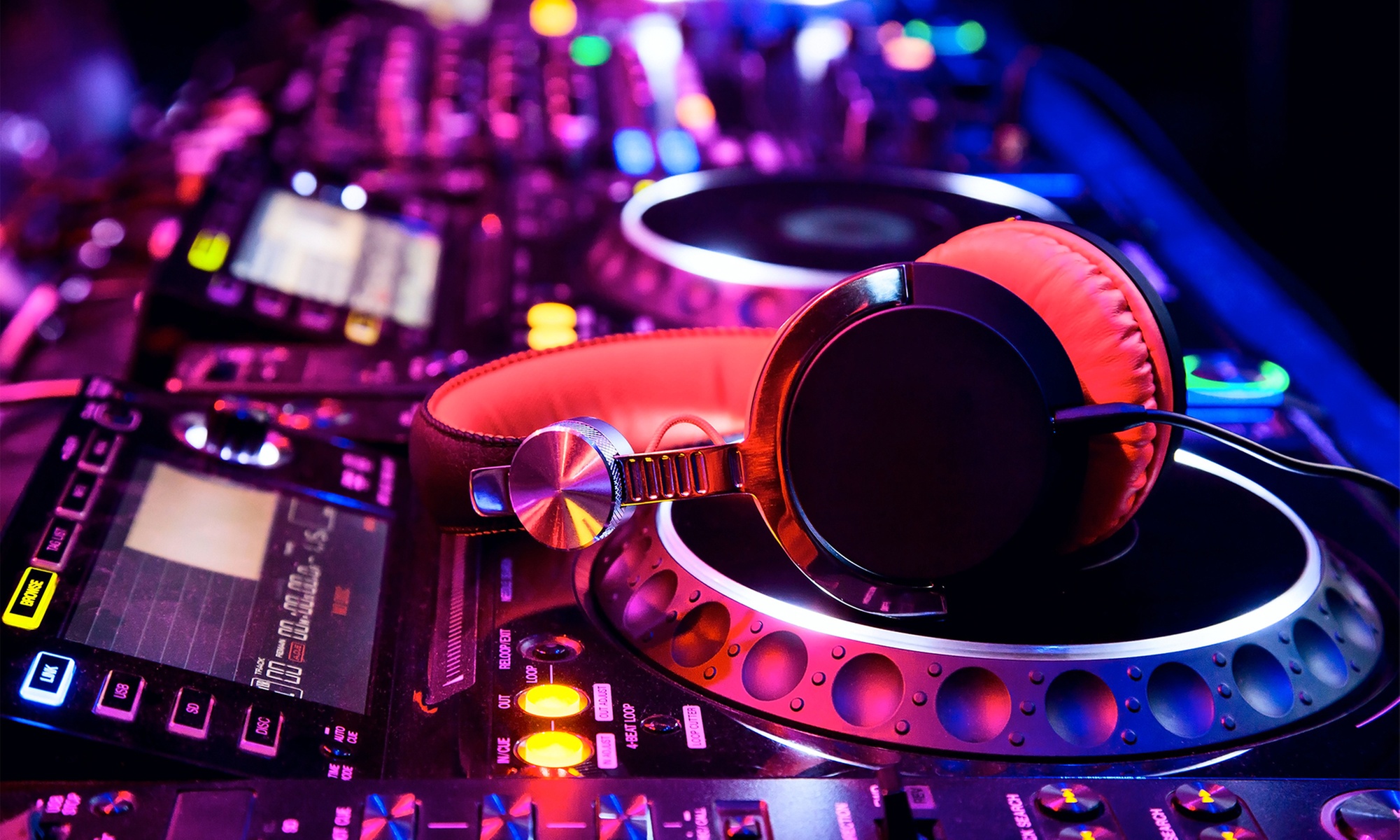 Live DJ for Hire or DJ Service to make your Party Unforgettable