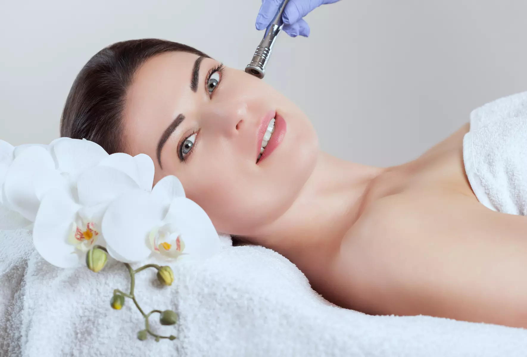 1 or 3 Sessions of Microdermabrasion for Face, Neck or Body w/ Facial