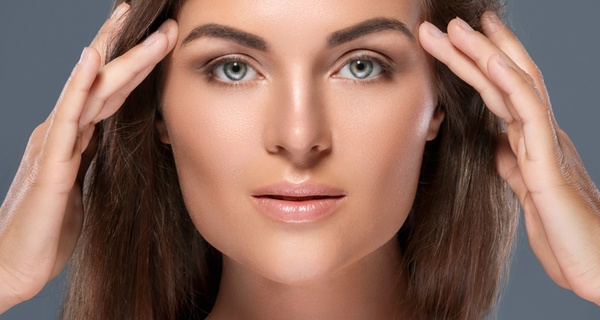 Termolifting RF na twarz, szyję i dekolt dla młodszego wyglądu