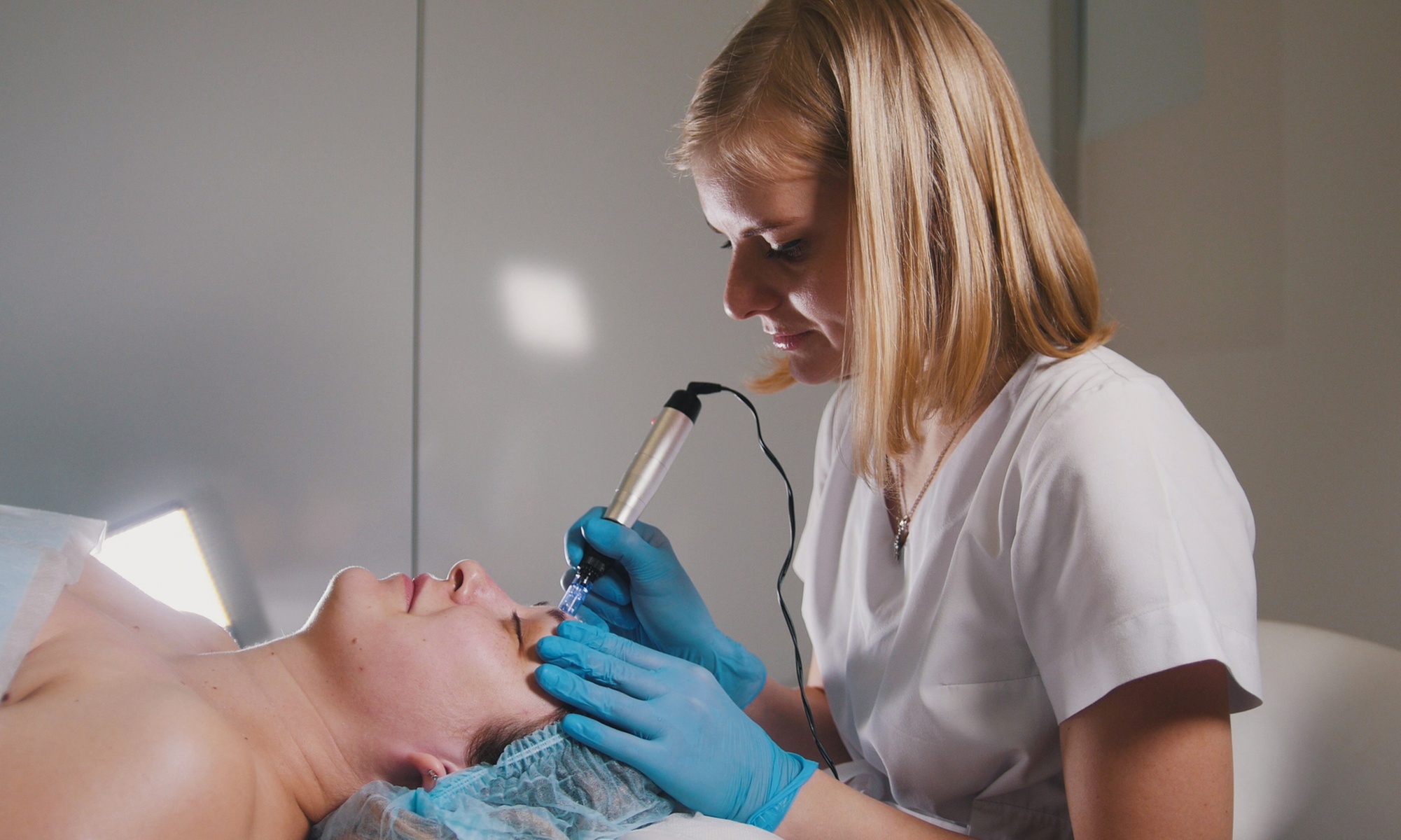 Glow Up with Hydrofacial with Optional LED Treatment in Sherman Oaks!