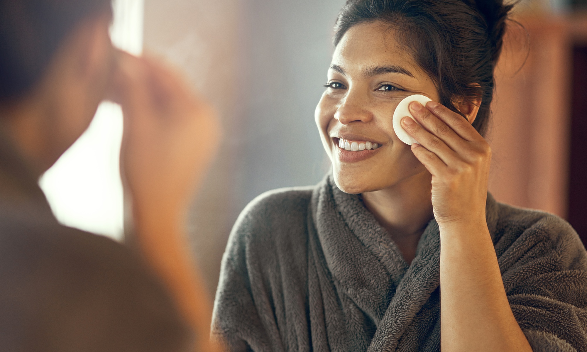 Relaxing facial treatments for vibrant skin with hydro microdermabrasion