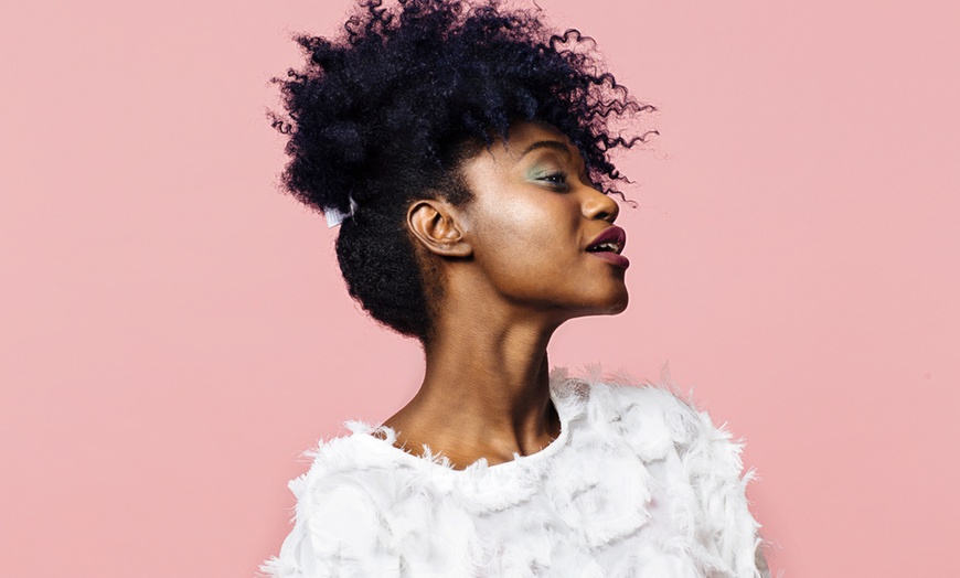 Image 1: Transform Your Look with a Quickweave Style