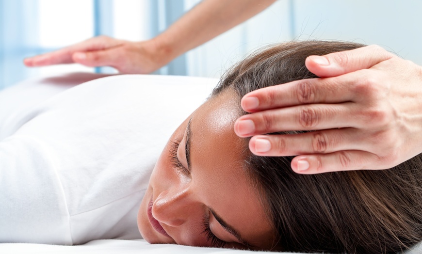 Image 6: Masaje de piedras calientes o reiki de 30 o 60 minutos a elegir