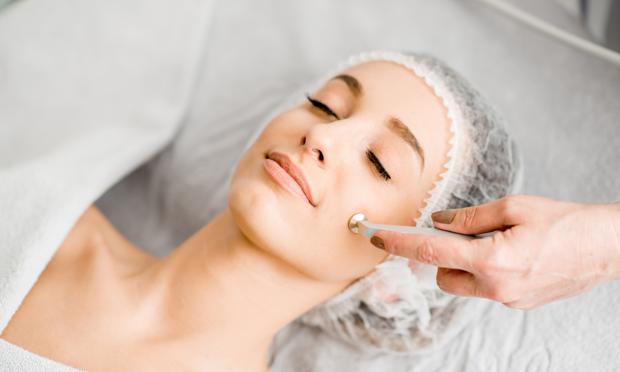 60 Min. Aqua-Facial-Gesichtsbehandlung für 1 Person