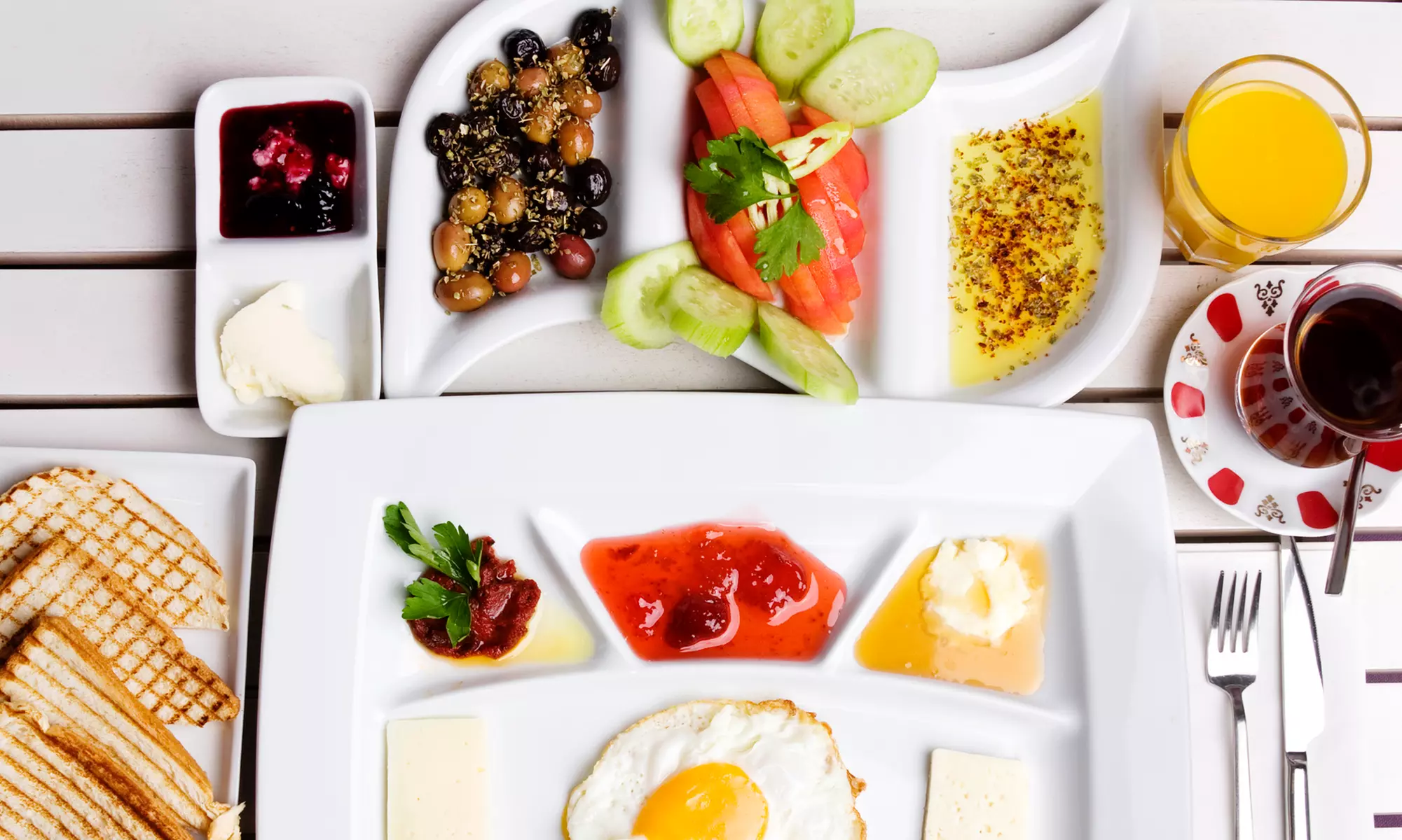 Frühstücksbuffet inkl. 1 Glas Sekt für 2 oder 4 Personen