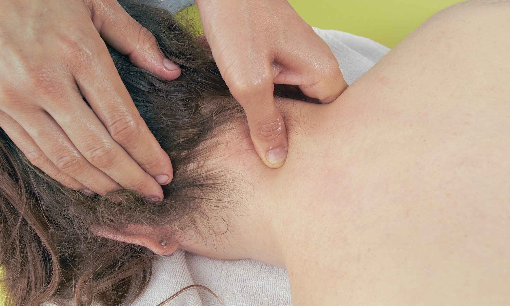 Profitez d'un massage apaisant du dos, nuque et crâne