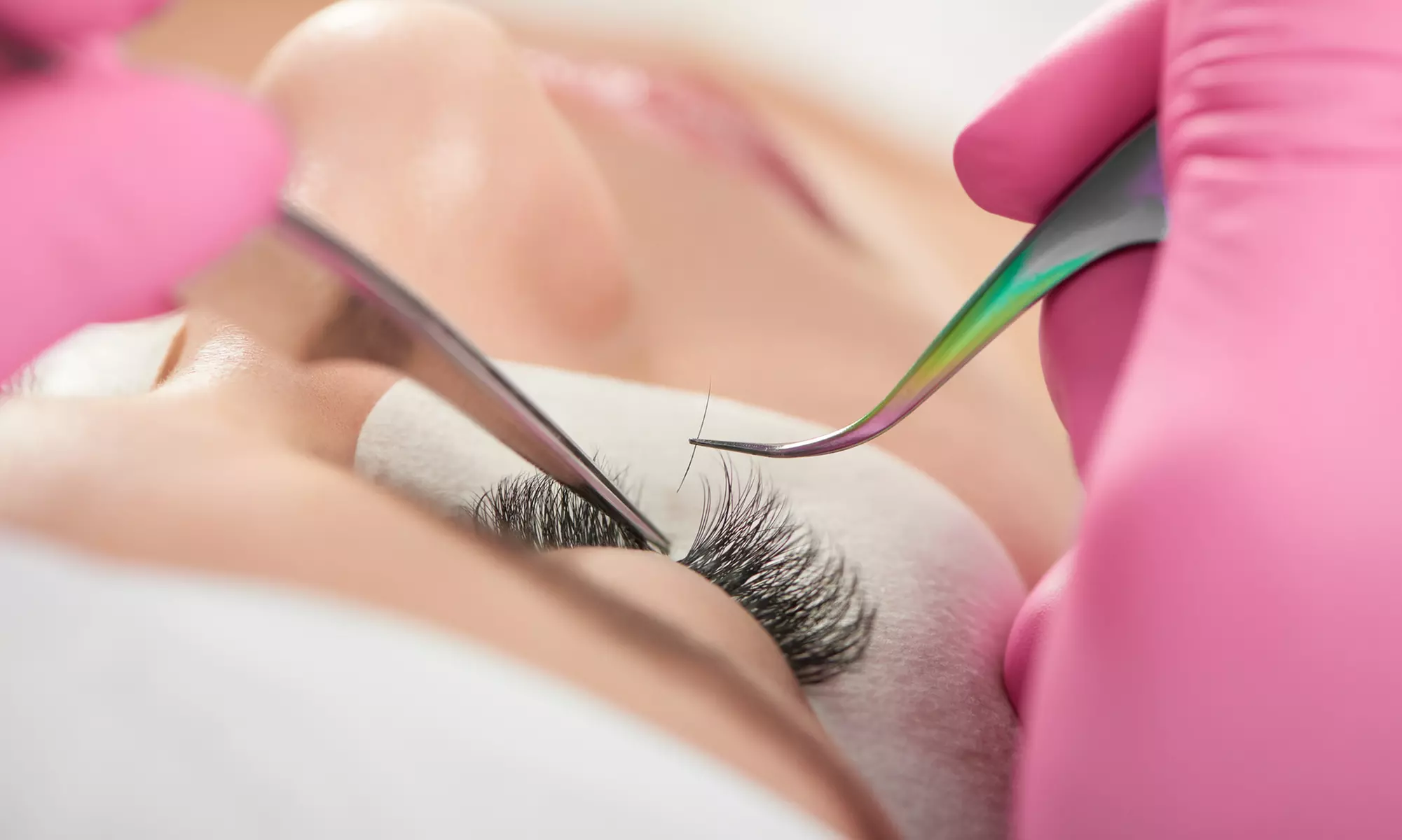 Experience Sissie's Beauty Studio with Mega Volume and Full Set Lash Extensions, offering up to 39% off - Primary Image