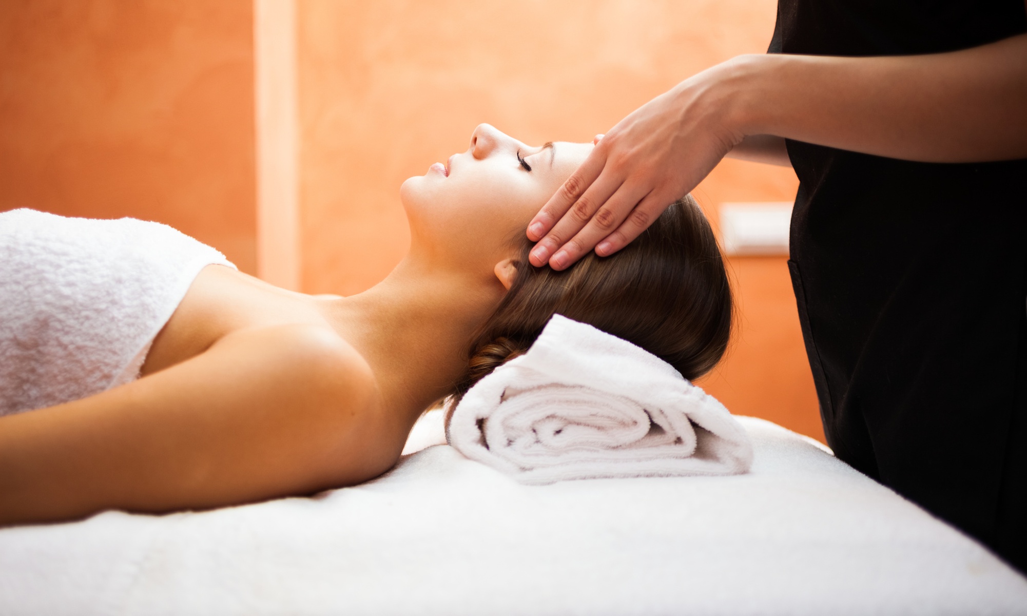 Unwind with a 60-Minutes or 90-Minutes Swedish or Deep Tissue Massage