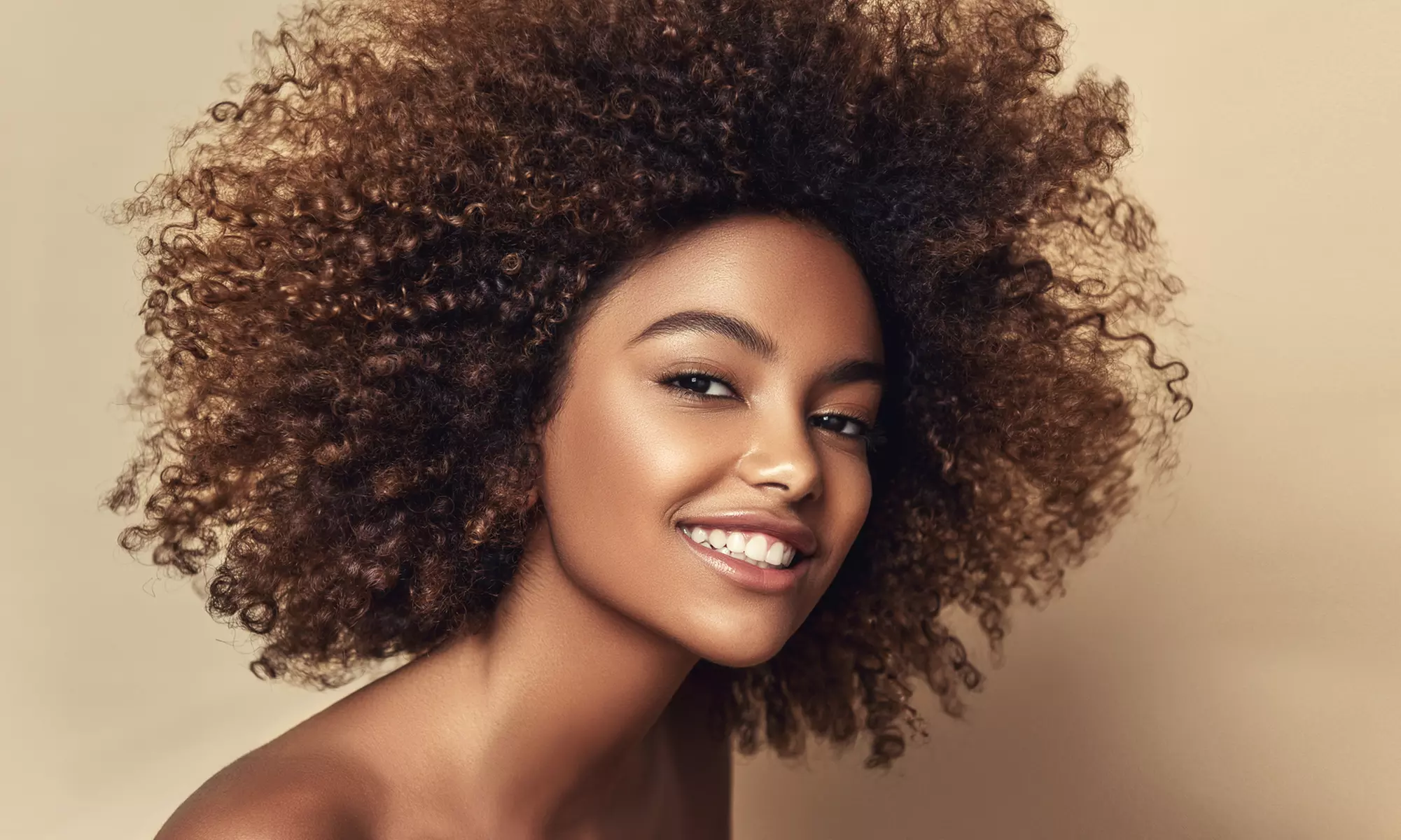 Enhance Your Look with Eyebrow Lamination and Tint Options
