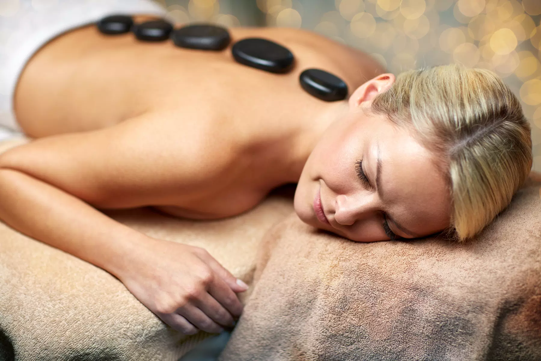 60 Minute Massage with Essential Oil Or Hot Stone Treatment