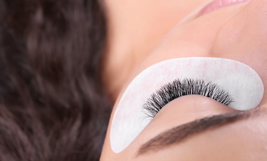 Image 1: Up to 0% Off on Eyelash Tinting at Pretty Highly Desired Looks