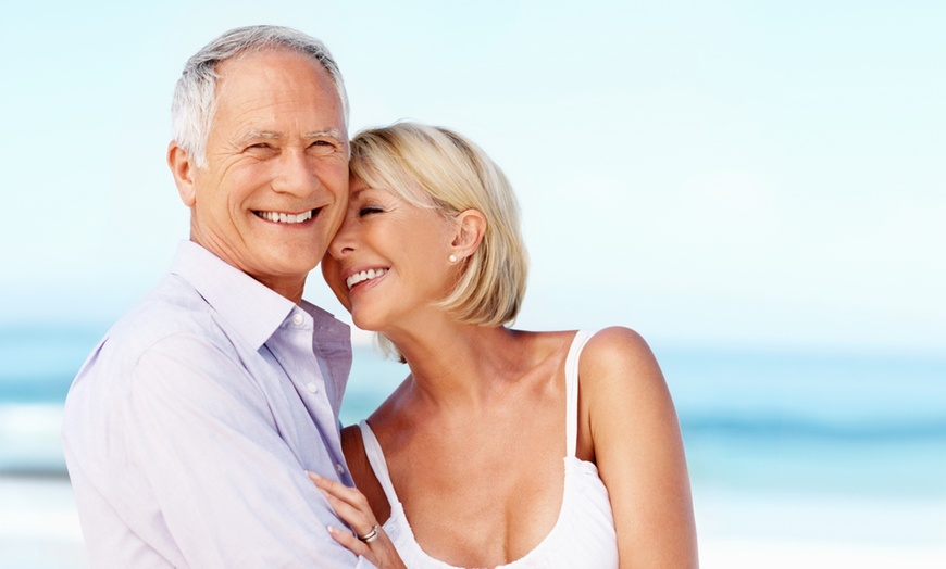 Image 1: Shooting photo des grands parents Marseille et Lavandou alentours