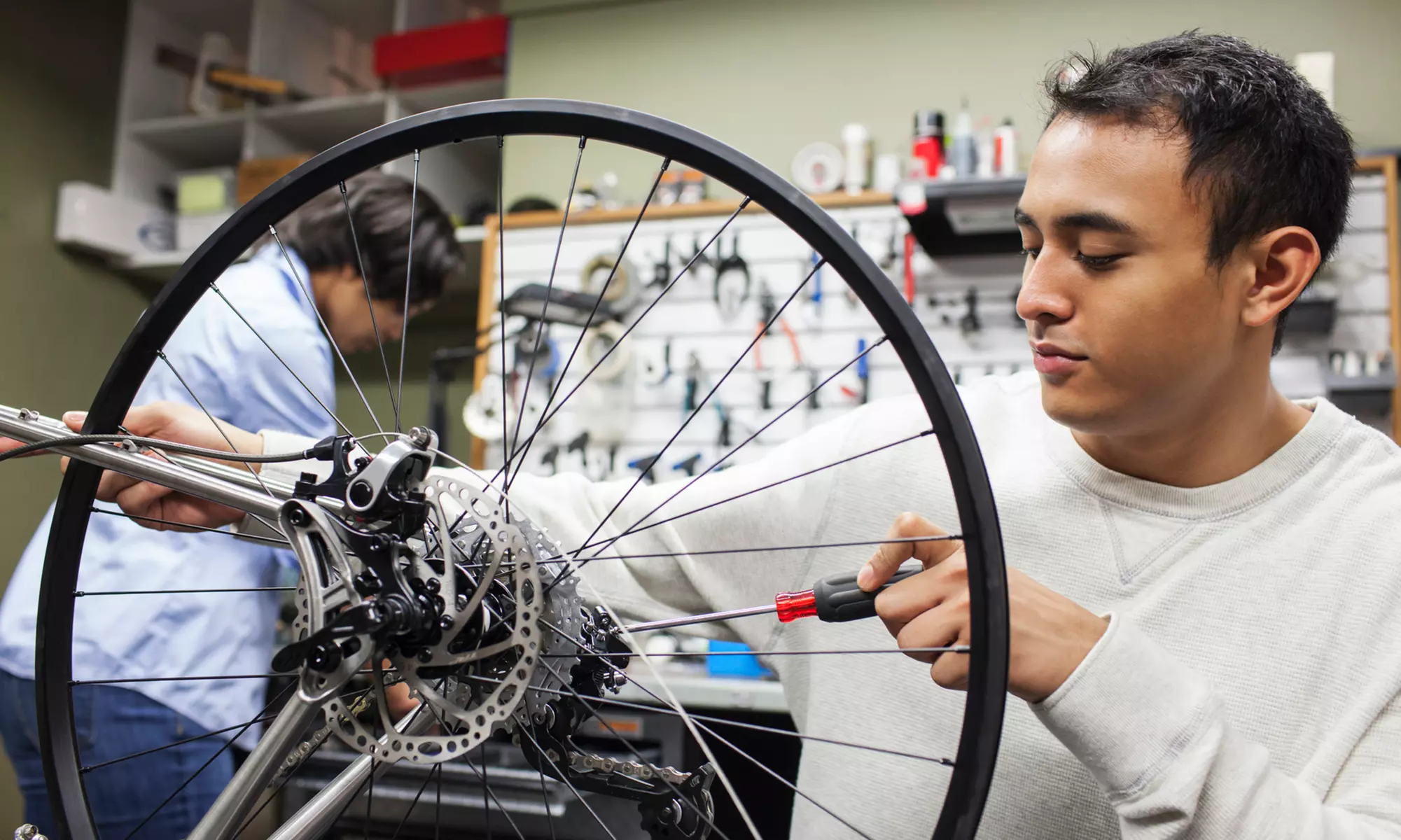 Große Fahrrad-Inspektion inkl. Reinigung und Wäsche für 1 - 2 Fahrräder bei Velotopia (bis zu 51% sparen) - Primary Image