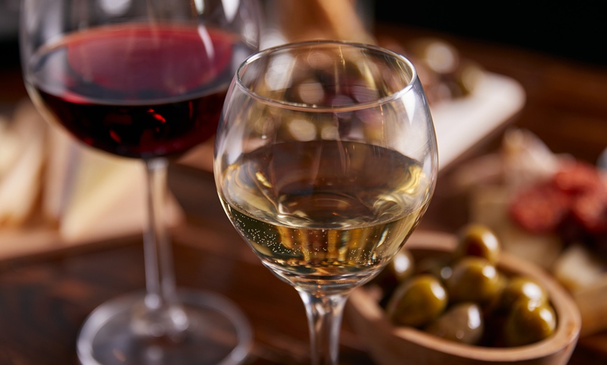 Image 1: Degustazione vini e visita 