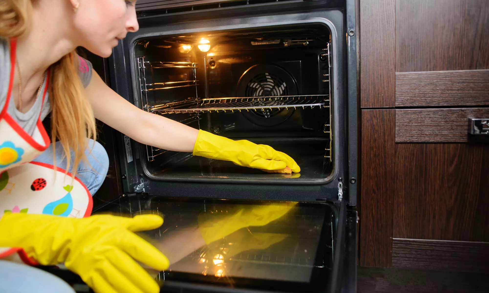 Up to 50% Off on Oven Cleaning at Rosa's Cleaning - Primary Image