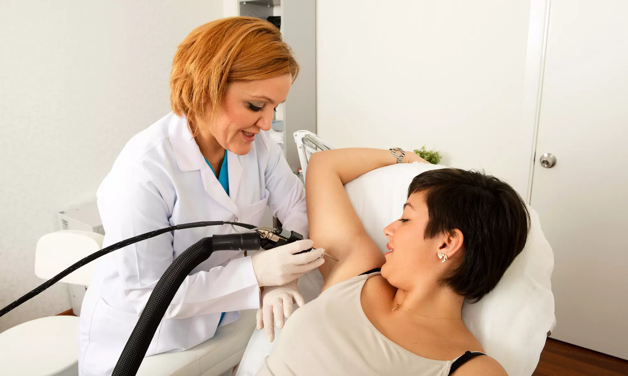 Smooth Skin with One 15, 30 or 60 Min Electrolysis Hair Removal Session @Smooth Forever (Up to 33%Off) - Primary Image