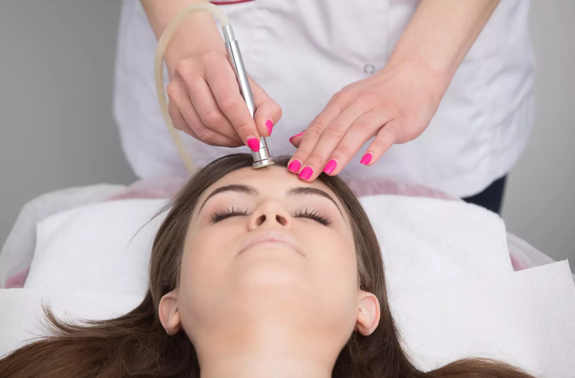 Experience Eliana D az Llc's Facial Cleansing, Exfoliation & Microdermabrasion, with up to 30% discount on all treatments - Primary Image