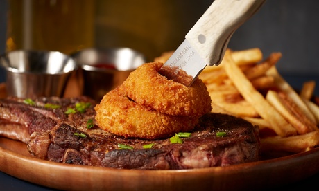 Tagliere di frittura mista o sushi di carne per 2 o 4 persone al ristorante Black Bull (sconto fino a 66%)