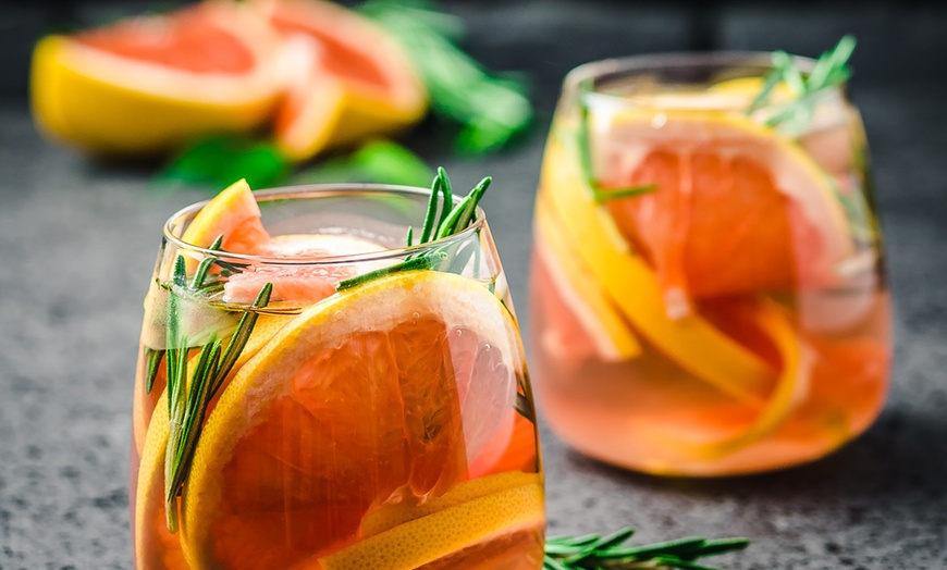 Image 2: Gin Tasting inkl. Snacks für 1 oder 2 Personen - Gintastisch, oder?