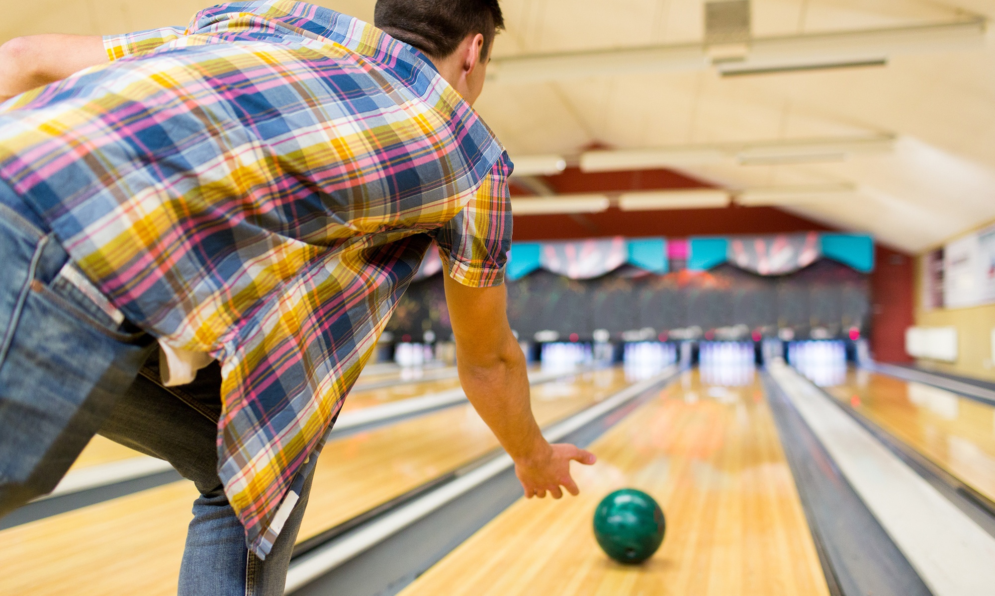 2 Std. Kegeln für bis zu 6 Personen inkl. Getränk oder Schnitzelplatte