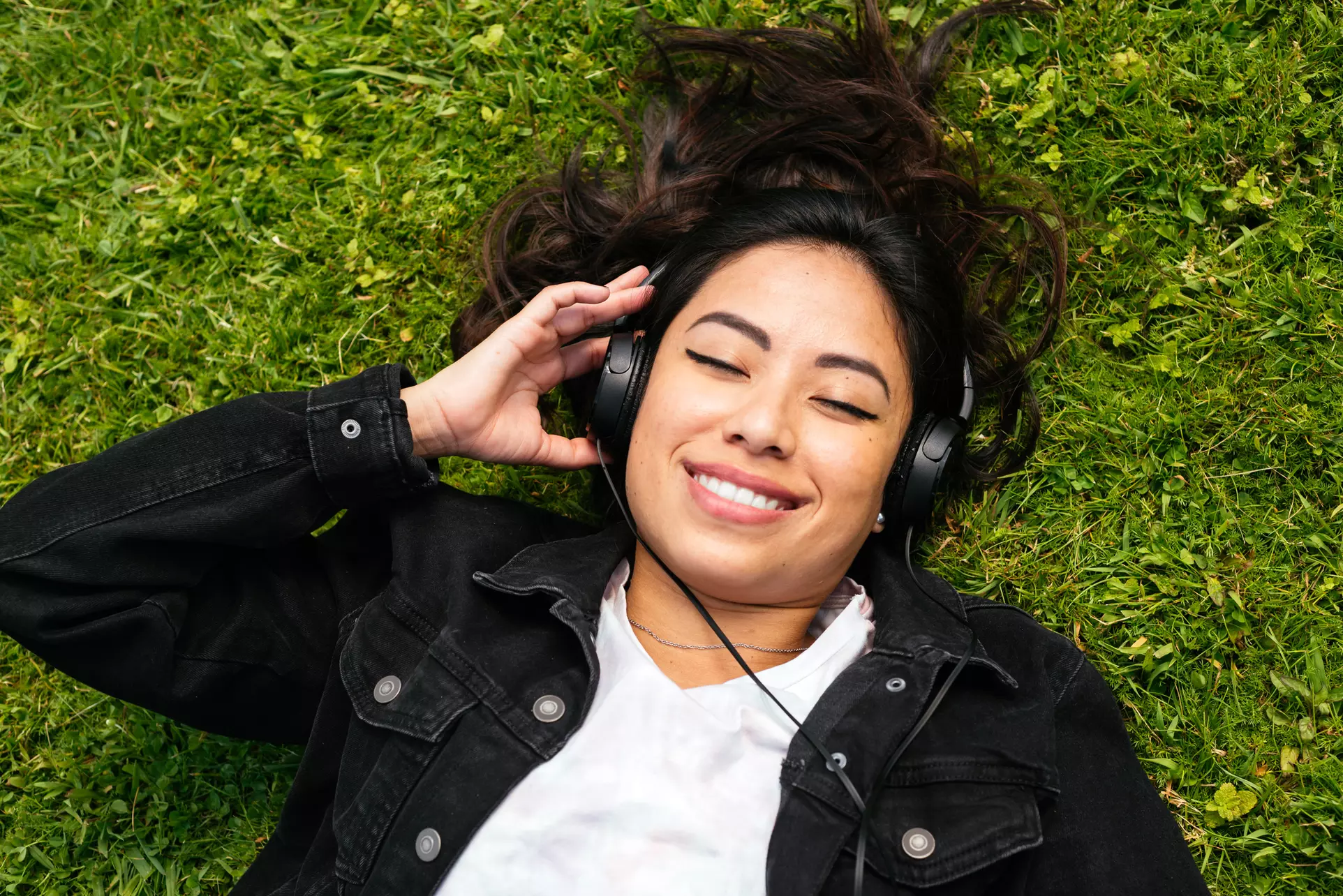 Brow Tail Restoration or Frontal Volume Fill Brows Session at Tov.beautylab(Up To 40% Off) - Primary Image