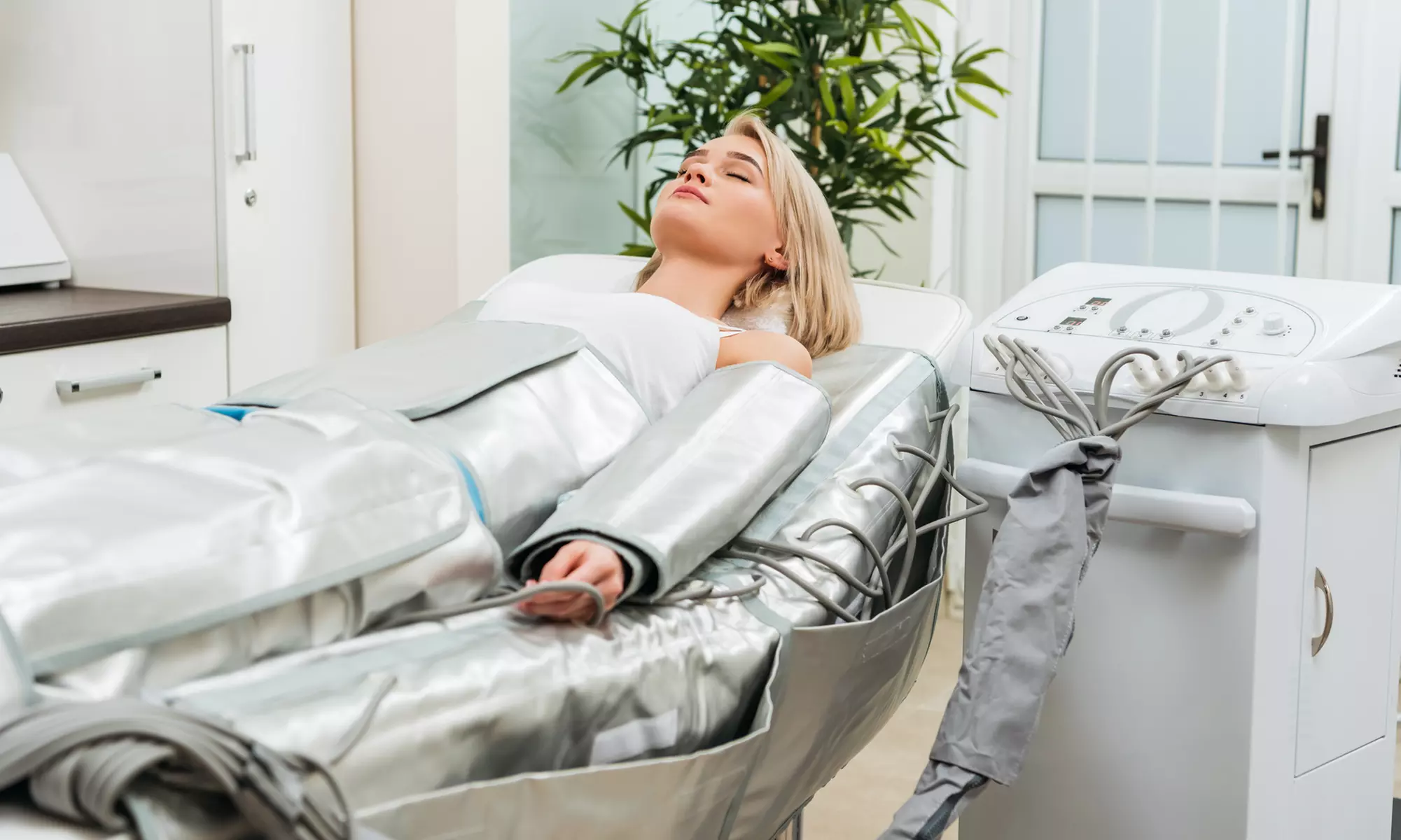 Discover Fascino Med Spa's cellulite reduction treatments with options for one, six, or twelve sessions, offering up to 30% off