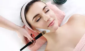 Soin du visage au collagène au choix avec massage en option avec Les Soins de Tracy (jusqu'à 50% de remise)