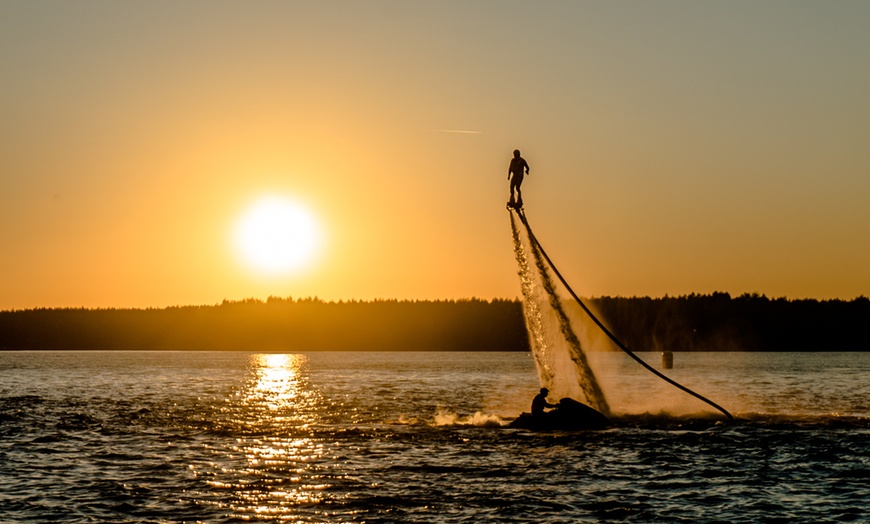 Image 1: 30 min. flyboarden in Drimmelen