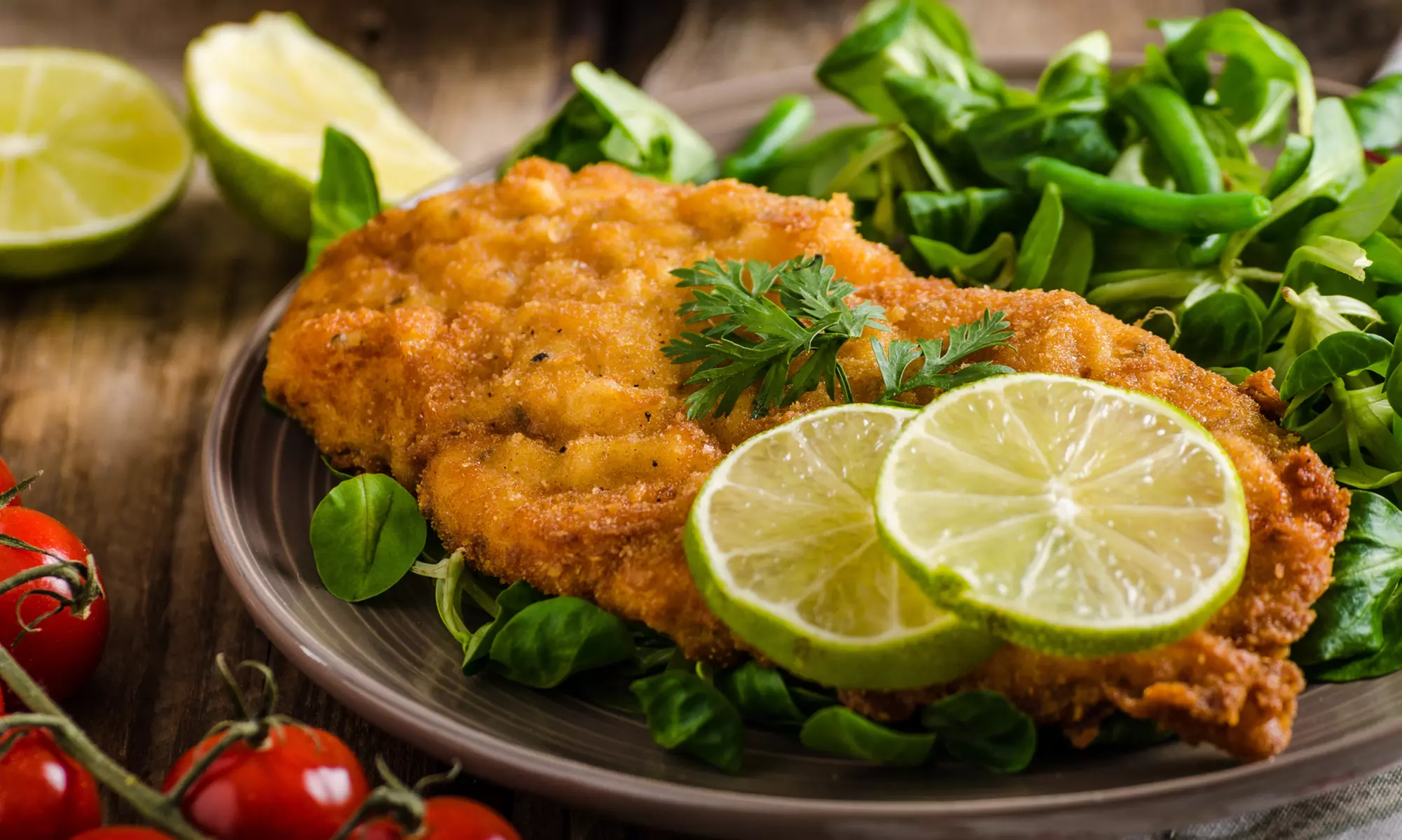 3-Gänge-Menü „Schnitzel Wiener Art“ mit gemischten Salat & Dessert des Hauses für 1-4 Personen (bis 33% sparen) - Primary Image