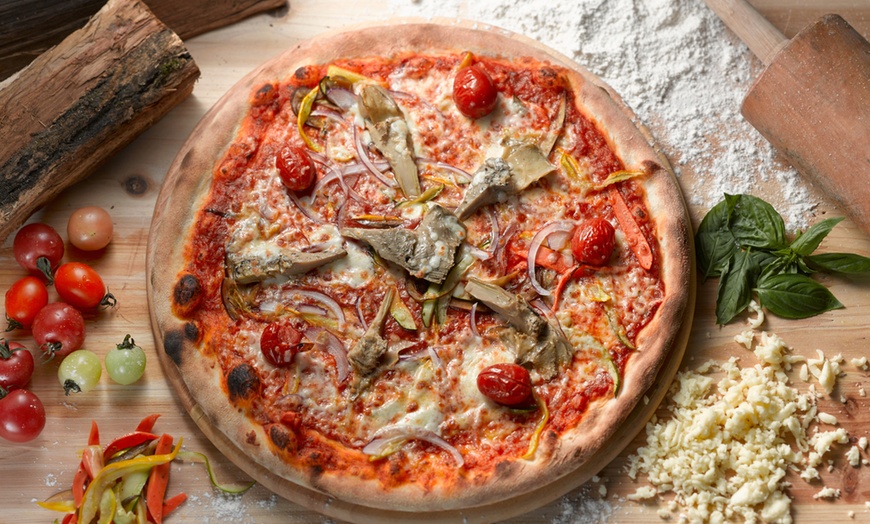 Image 1: Dowolne duże lub mega pizze z menu: 1-2 sztuki