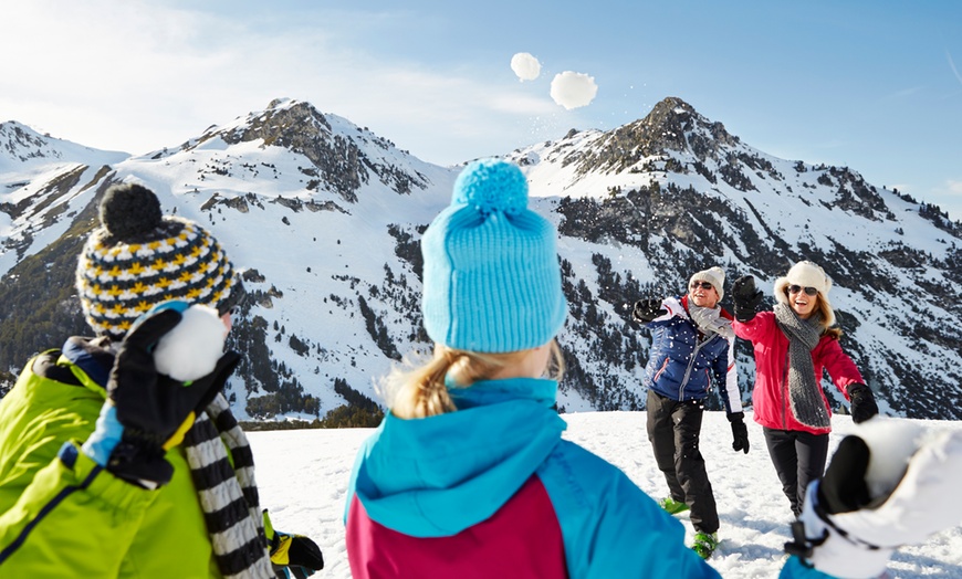 Image 3: Winter Snowball Fight Arena Admission at Bakersfield