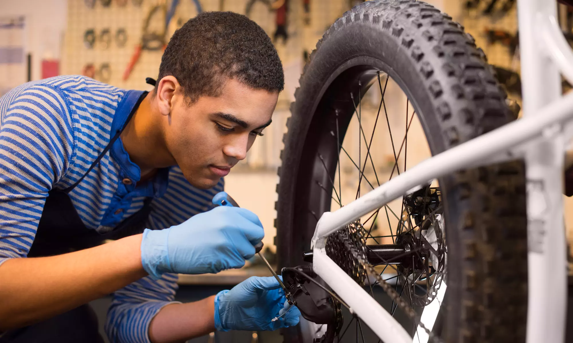 Große Fahrrad-Inspektion inkl. Reinigung und Wäsche für 1 oder 2 E-Bikes bei Velotopia (bis zu 47% sparen)