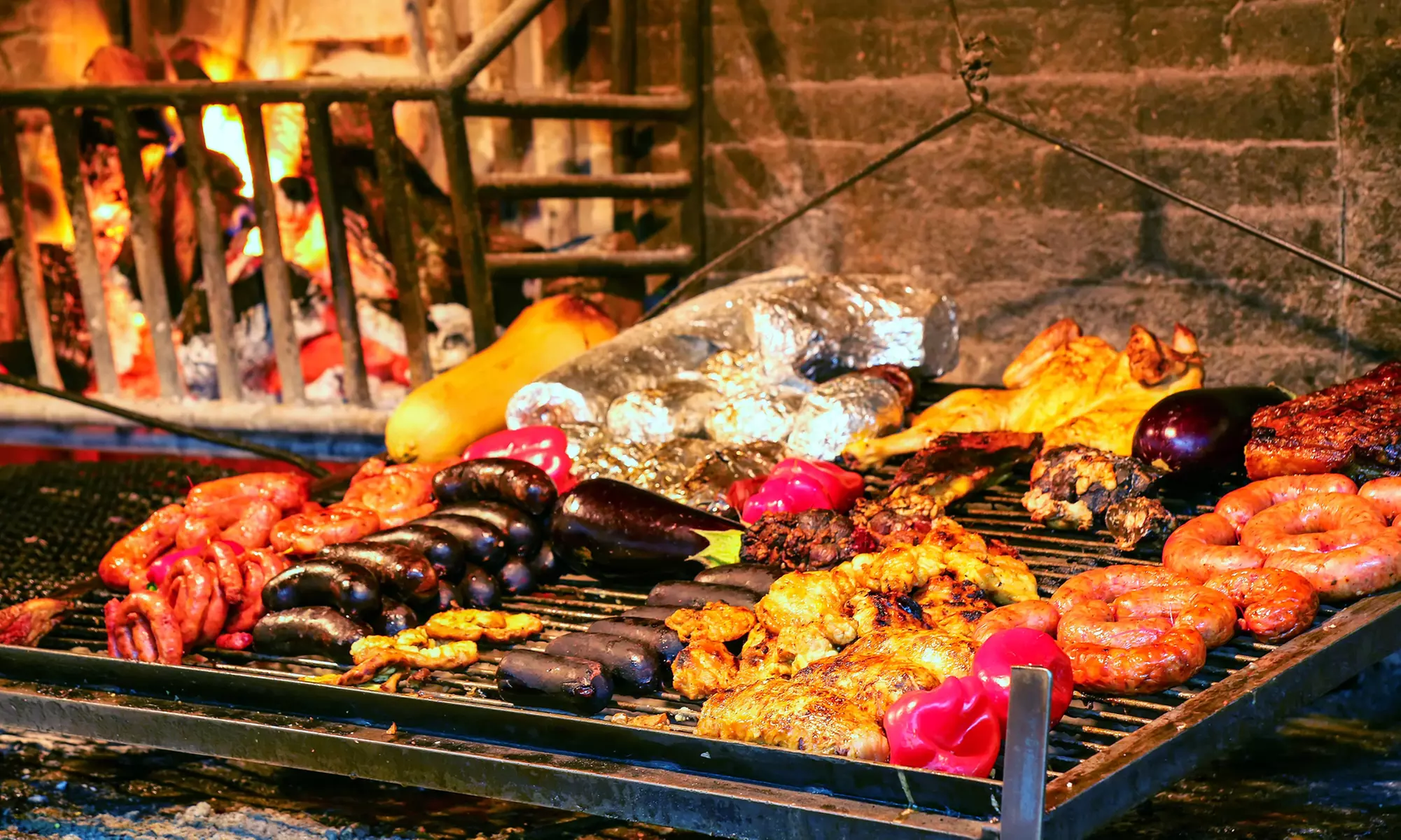 All-you-can-eat: Brasilianische Fleischspieße, Vorspeisen- & Dessertbuffet für 2 o. 4 Personen (bis 14% sparen) - Primary Image