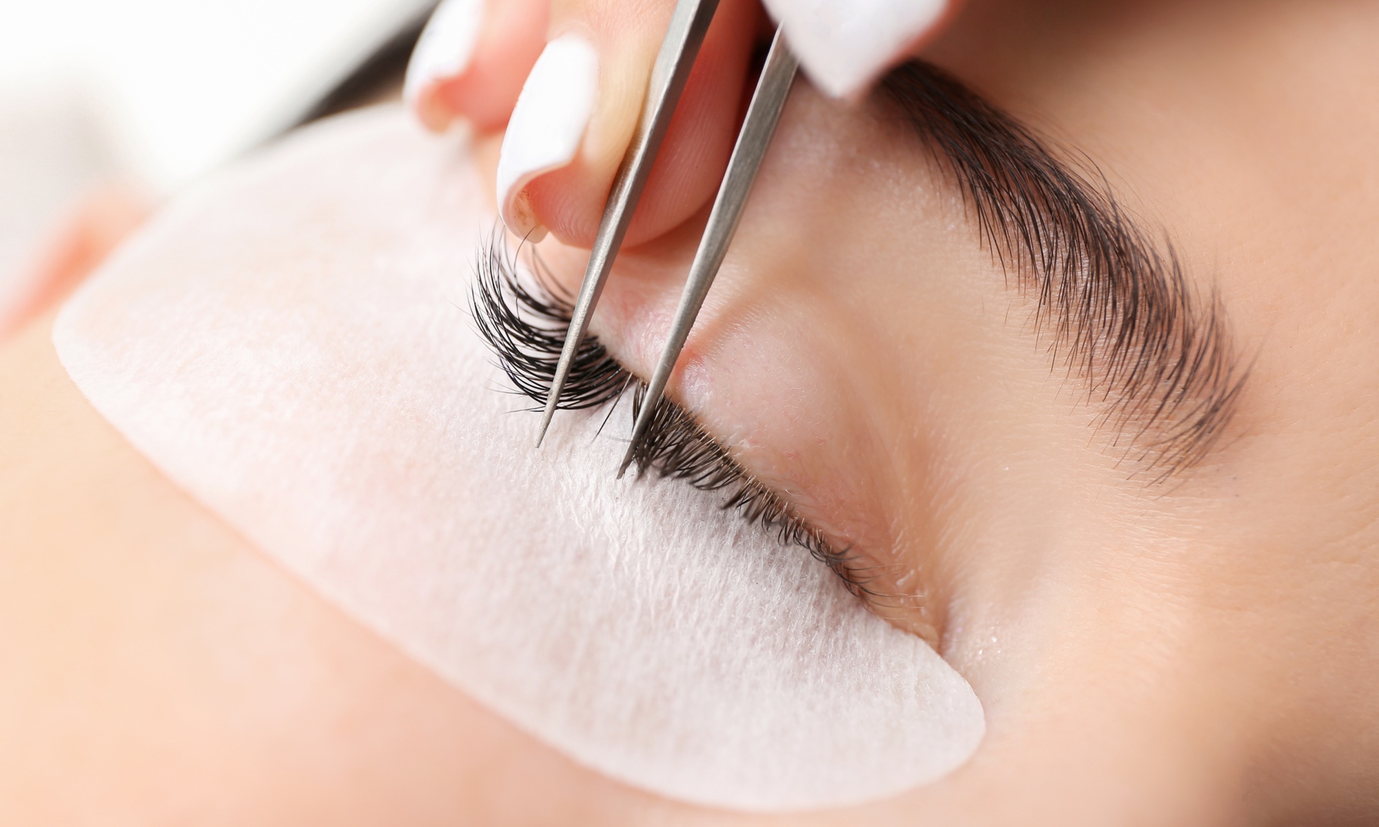 Transform Your Lashes with Full Set of Customized Lash Extensions