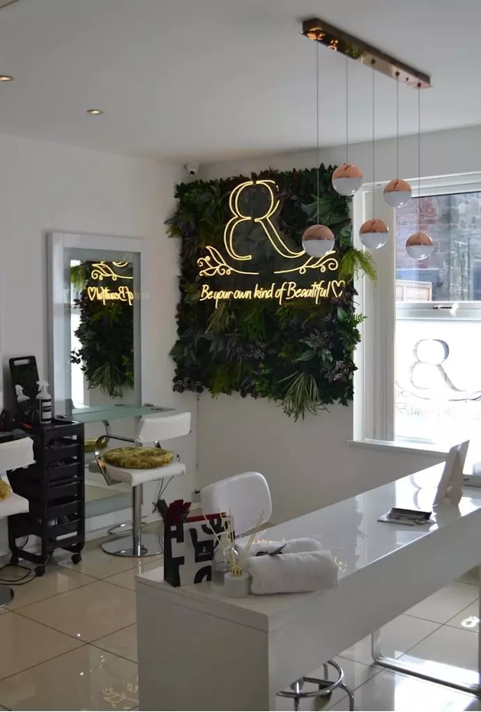 Wash, Cut or Roots Colour w/ or w/o Blowdry