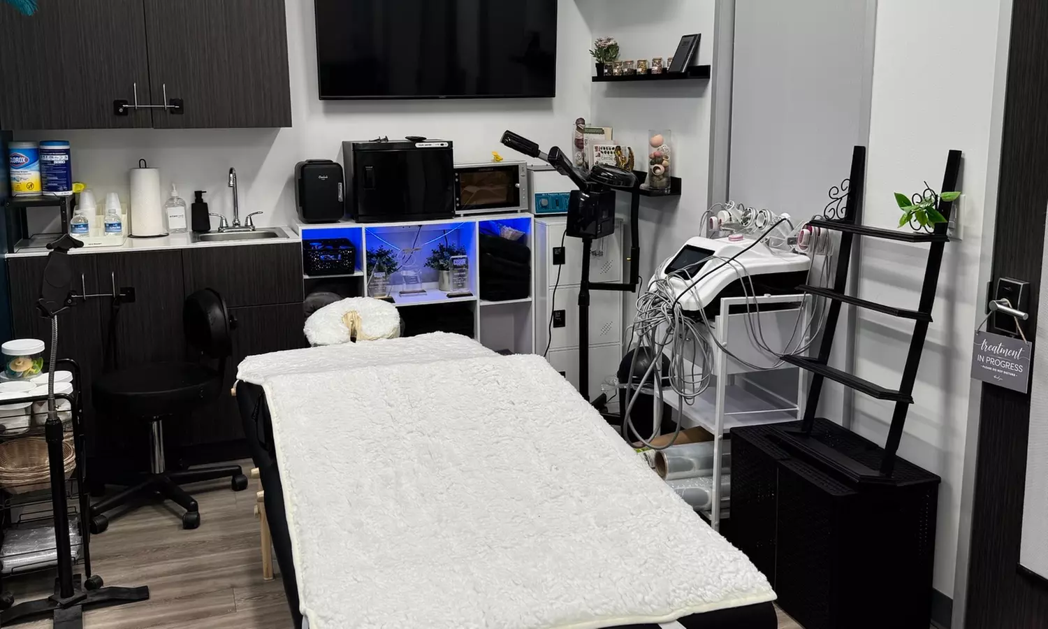 Detox & Rejuvenate with One 60 or 90-Minute Lymphatic Massage