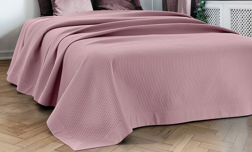 Image 9: Dubbele quilt met ruches